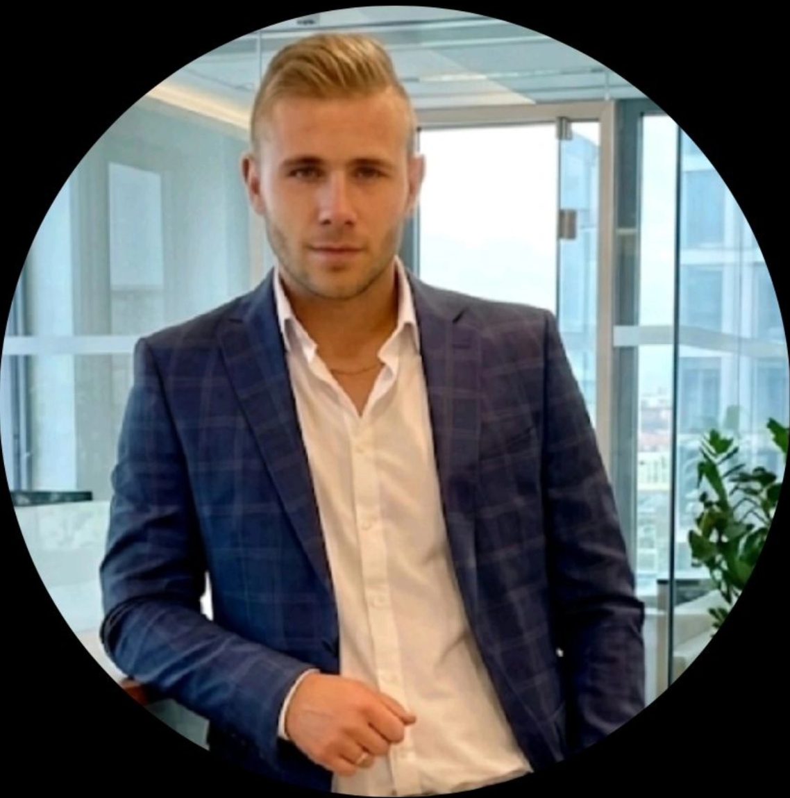 Dennis Weber - Geschäftsführung